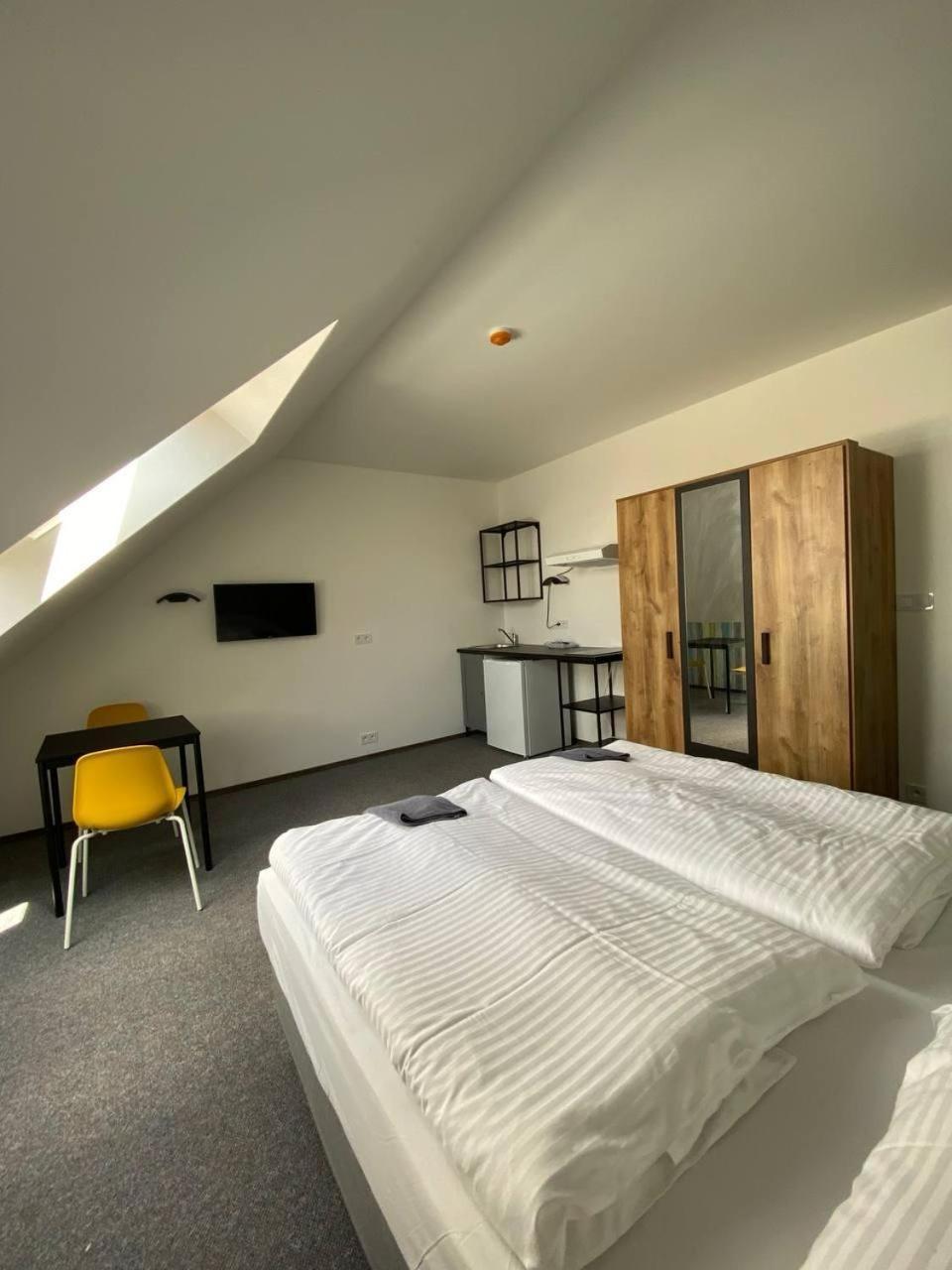 Rc Jecna Rooms Prague Luaran gambar